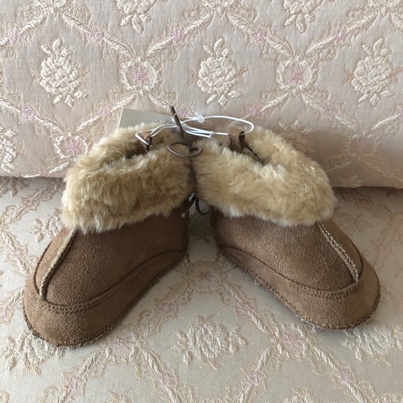 Joe fresh Baby Booties - Picture 4 of 6